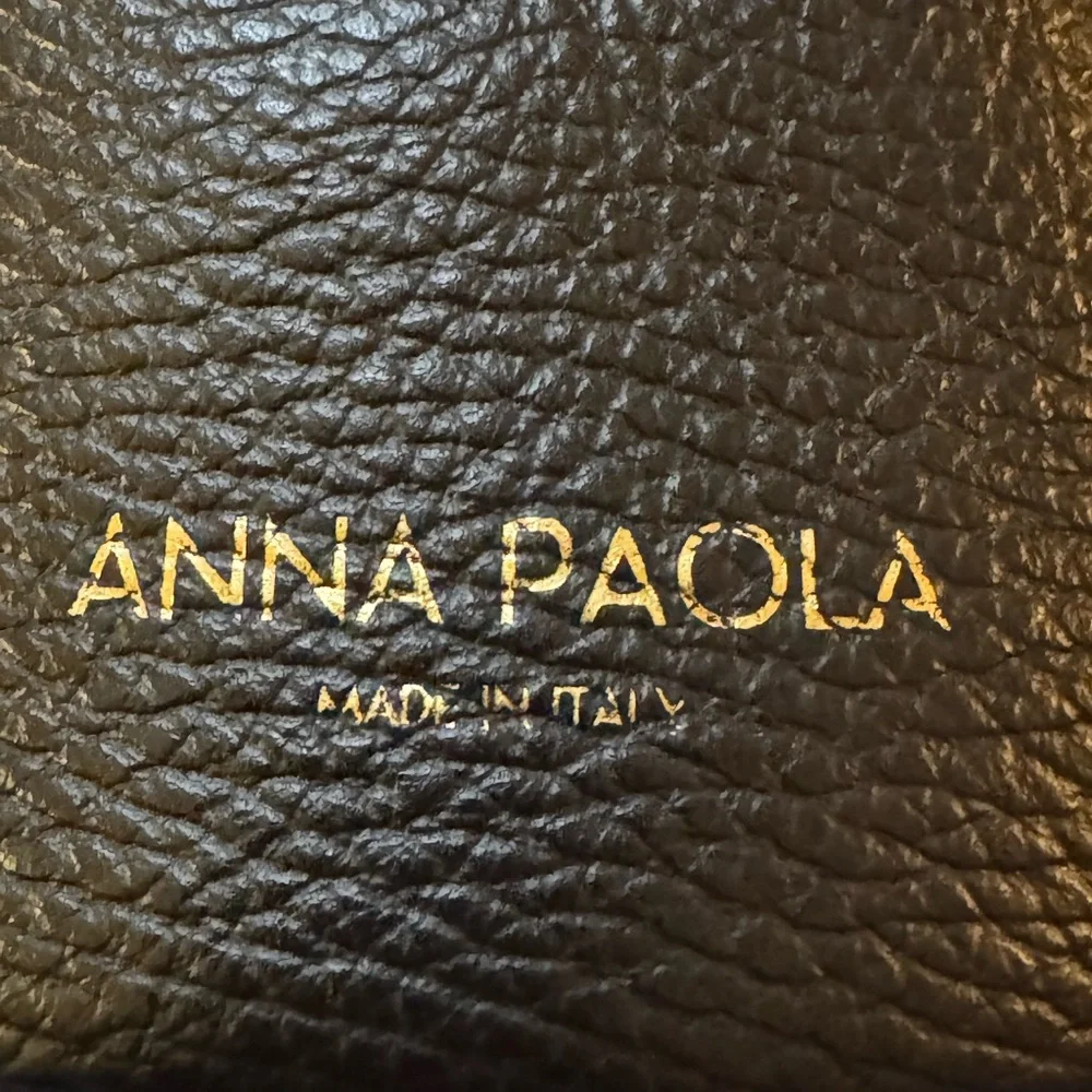 ANNA PAOLA Black Leather Mini Bucket Bag with Gold Chain - Picture 2 of 9